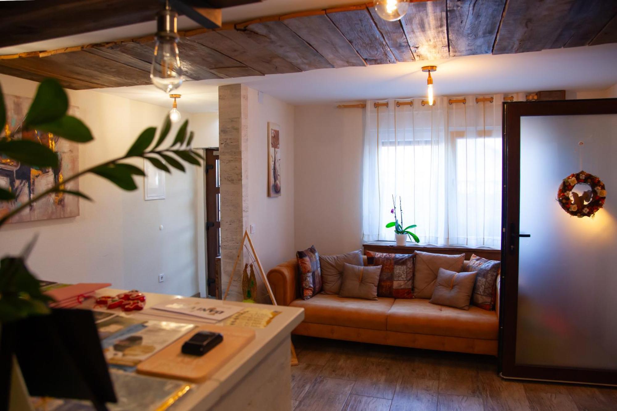 Sobe App Moj Hir Bed And Breakfast ยาสเตรบาร์สโก ภายนอก รูปภาพ