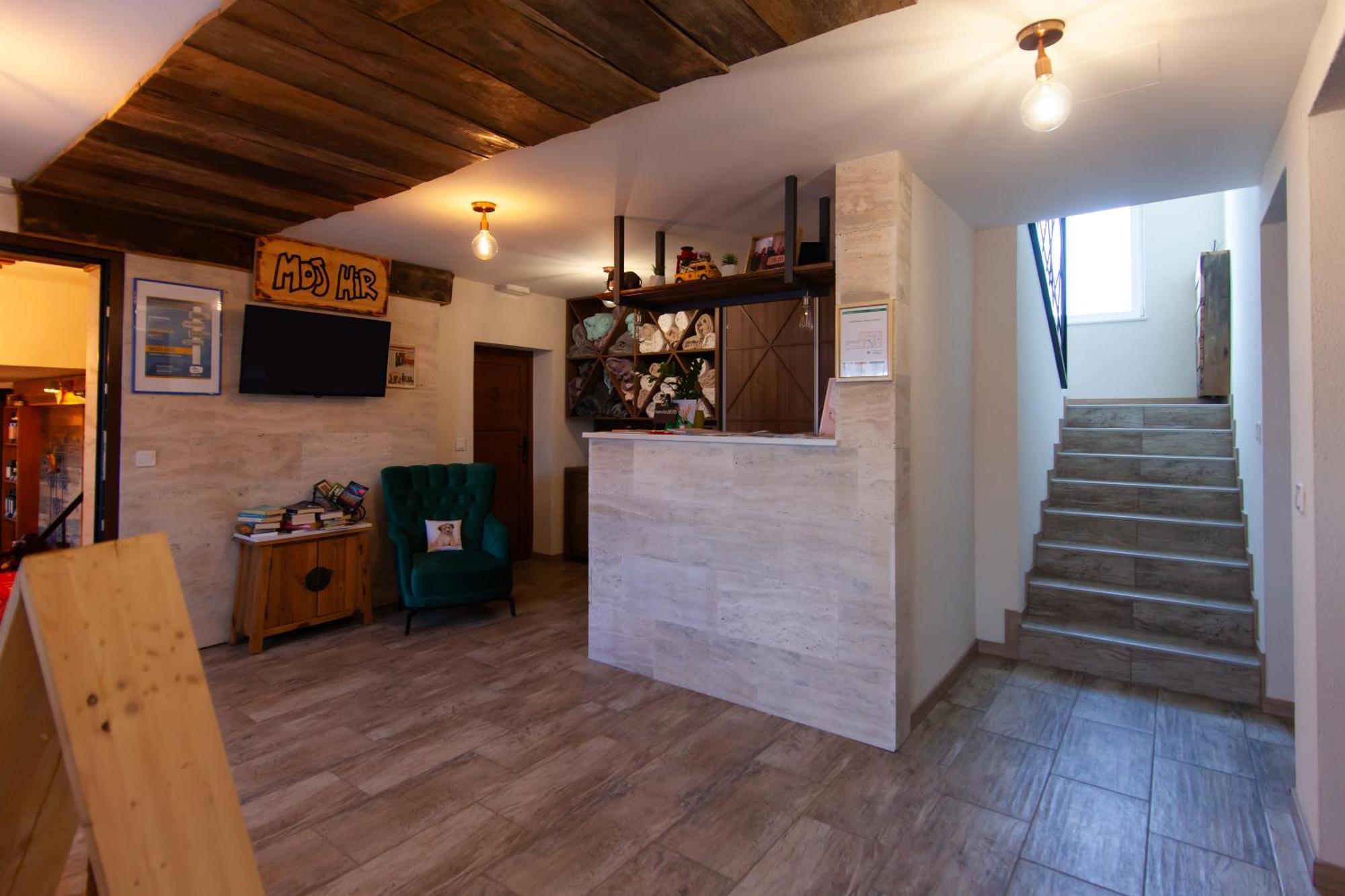 Sobe App Moj Hir Bed And Breakfast ยาสเตรบาร์สโก ภายนอก รูปภาพ
